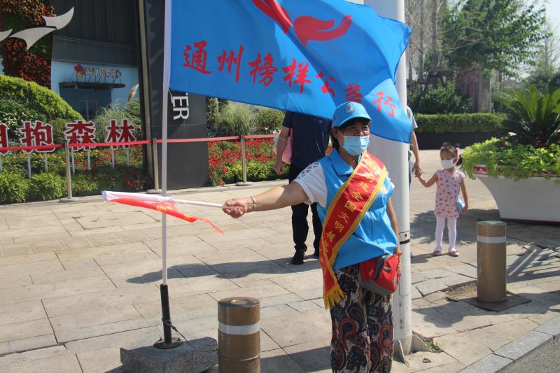 <strong>老光棍操胖女人屄</strong>